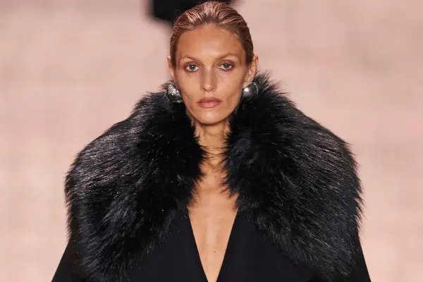 Modelka wybiegowa w Polsce: Czy spełniasz wymogi high fashion?